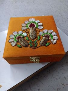 Elegant <b>Red</b> <b>Velvet</b> Jewelry Box Rectangle Lids Embroidered Floral Pattern Storage Case - Product Image 5