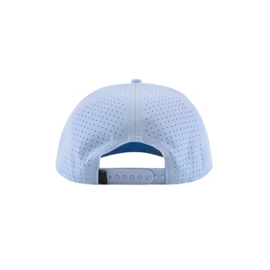 Gorra de Golf Ligera Personalizada de Dos Tonos con Orificios Cortados con Láser, Estructurada de 5 Paneles, Cierre a Presión, Logotipo Bordado en 3D, 100% Poliéster - Product Image 6