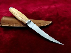Cuchillo de Caza Hecho a Mano con Mango de Madera, Hoja de Acero Inoxidable con Punta Caída de 0.6mm de Grosor, Borde Recto, Hoja Única - Product Image 1
