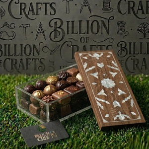 Boîte cadeau rectangulaire en bois artisanal de qualité supérieure avec incrustation florale pour l'Aïd, emballage pour chocolats, fruits secs et dattes du Ramadan - Product Image 4
