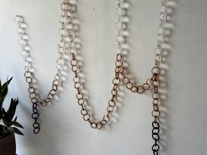 Chaînes décoratives en résine colorée au design moderne, personnalisables avec logo, faites à la main pour Diwali, anniversaires et mariages - Product Image 3