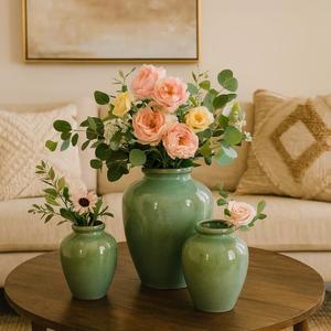 Vase d'appoint en céramique chic avec glaçure mouchetée couleur sauge douce, forme moderne arrondie, idéal pour la décoration élégante des étagères et des tables - Product Image 5