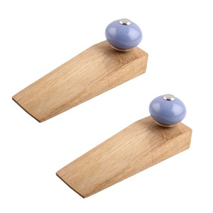 1. Cintres en bois de luxe artisanaux au design de style européen pour hôtels et complexes hôteliers - Product Image 5