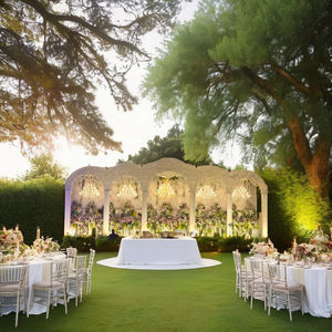 Decoración Completa para Mandap de Boda de Hierro con Fondo de Terciopelo y Sofá Tallado en Oro - Configuración Perfecta para Bodas - Product Image 3