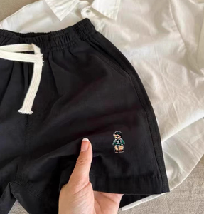 Shorts Bermuda noirs avec broderie d'ours, taille élastique décontractée, pantalon court pour enfants - Product Image 1