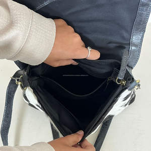 Bolso Bandolera de Cuero Vacuno Occidental Hecho a Mano con Solapa de Cuero Grabado Floral, Nuevo Bolso Mensajero de Cuero Genuino para Mujer - Product Image 6