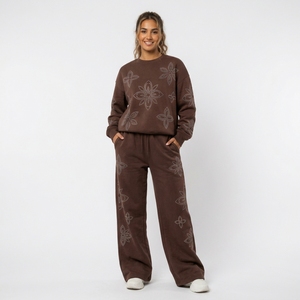 Conjunto de chándal de mujer oversize con estampado de pedrería, sudadera de cuello redondo y manga larga, y pantalón de chándal de pierna ancha, estilo streetwear de tejido grueso - Product Image 2