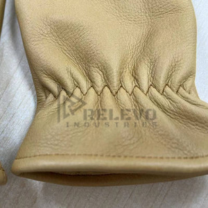 Gants en cuir de vache d'hiver confortables et chauds, personnalisables avec logo et taille sur mesure, de haute qualité - Product Image 4