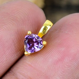 Collier en argent sterling 925 plaqué or 18 carats avec pendentif cœur en améthyste violette naturelle - Product Image 3