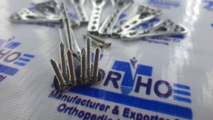 Juego de tornillos y placas de bloqueo volar para radio distal de alta calidad SS 316L, 2-10 orificios, izquierda/derecha, 92 piezas, modelo manual ORTHO ZE ORZ-OP-0010 - Product Image 4