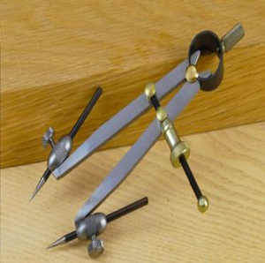 Jeu de deux diviseurs d'artiste en laiton pour dessin technique précis, disponibles à prix de gros. - Product Image 2