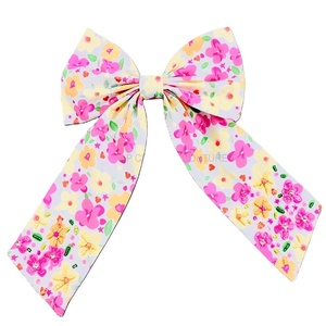 Pince à cheveux en tissu de coton perlé faite à la main – Pinces crocodiles pour femmes, élégantes pour usage quotidien et soirées - Product Image 1