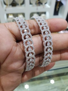 Bracelet ouvert en moissanite de haute qualité pour femmes, plaqué or blanc, bijoux de mariage tendance, disponible au prix d'exportation - Product Image 3