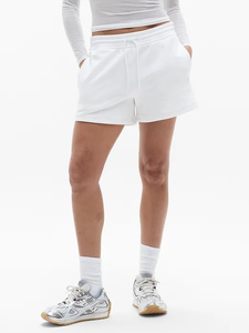 Shorts de sport décontractés en molleton de coton pour femmes, de haute qualité, avec cordon de serrage, logo personnalisé, pour fitness et gym, vente en gros - Product Image 3