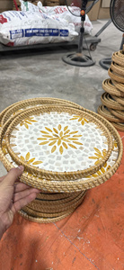Tendance 2026 : Plateau en rotin bleu lotus moderne fait main avec incrustation de nacre pour la décoration de table et l'organisation de bijoux - Product Image 4
