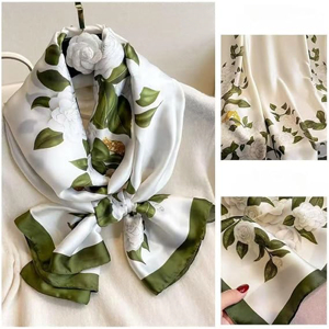 Écharpe cape de soirée légère en soie satinée imprimée roses blanches, motif floral Renaissance, exquise - Product Image 3