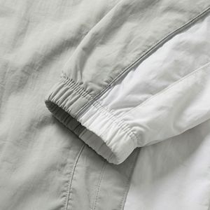 Conjunto de chándal ligero con capucha Survival Pro — Chaqueta cortavientos gris y blanca + pantalones cortos a juego |   Marca Privada OEM/ODM - Product Image 4