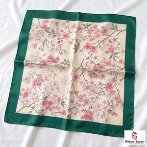 Écharpe carrée légère de qualité supérieure, impression numérique personnalisée, accessoires en tissu élégants, approvisionnement en gros, fabricant OEM ODM, fournisseur - Product Image 4