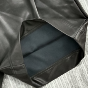 Pantalones Cortos Anchos de Cuero Sintético con Cremallera y Cuentas, Diseño de Puntos, Unisex, Negros, de Tiro Medio, Ideales para Discoteca, Motociclismo y Entrenamiento - Product Image 5