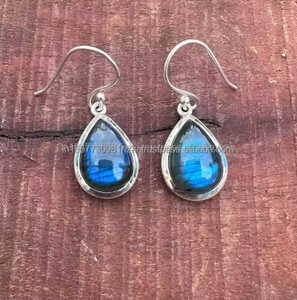 Boucles d'oreilles en argent avec pierres précieuses Labradorite bleue Bijoux de naissance Cadeau Boucles d'oreilles en argent sterling 925 - Product Image 1