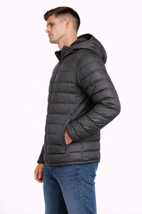 Chaqueta acolchada con capucha para hombre, color gris carbón, de primera calidad, con aislamiento ligero y cálido, diseñada para la comodidad moderna en invierno. - Product Image 2