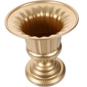 Urne en métal argenté poli de luxe, vase élégant à pied cannelé, calice décoratif, centre de table pour mariages, hôtels et événements - Product Image 2