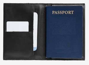 Funda de pasaporte de piel sintética con logotipo personalizado, alta calidad, Color negro - Product Image 2
