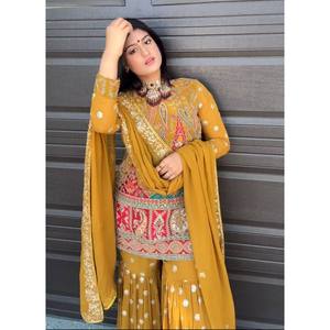 Ensemble haut et bas en mousseline de soie de créateur avec dupatta pour tenue de soirée, manches trois-quarts - Product Image 2