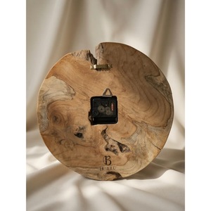 Horloge murale en bois rustique personnalisable en gros, forme irrégulière, quartz analogique silencieux, décoration de salon - Product Image 6