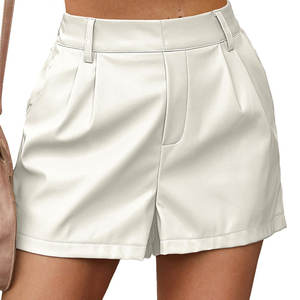 Shorts de Cuero Ligeros para Mujer, Corte Ajustado, Estilo Clásico, 100% Cuero - Product Image 1