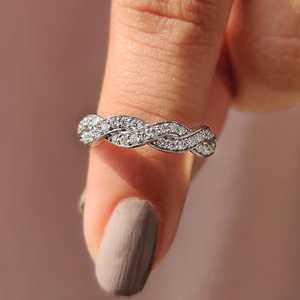 Anillo Infinito Minimalista con Diamantes Redondos Engastados en Pavé, Oro Sólido de 14K, Media Eternidad, Diamantes Cultivados en Laboratorio, Anillo Delicado para Fiesta, Regalo para Ella - Product Image 1