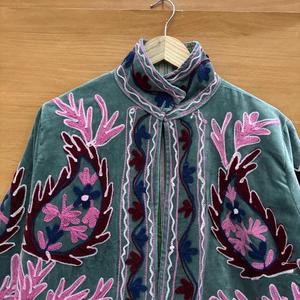 Chaqueta de terciopelo bordada vintage para mujer, cuello alto, estilo bohemio, floral, abrigo étnico de invierno - Product Image 2