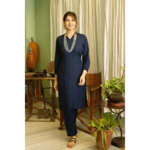 Ensemble Kurta en crêpe bleu indigo respirant pour femmes, taille XS, avec manches trois-quarts - Product Image 5