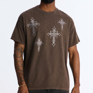 Camiseta Moderna de Manga Corta con Cuello Redondo y Diseño de Cruz con Pedrería, Estilo Urbano, Tela Jersey, Corte Regular - Product Image 2