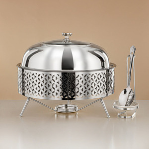 Plat à chafing rond en acier inoxydable avec design découpé au laser, chauffe-plats de buffet avec couvercle en verre et cuillère de service pour événements hôteliers et traiteur - Product Image 1