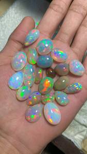 Opale naturelle d'Éthiopie Welo, cabochon ovale, pierre précieuse en vrac, multicolore, pour la fabrication de bijoux - Product Image 1