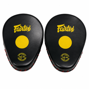 Mitaines de frappe Focus Mitts en cuir véritable noir de qualité supérieure, forme ergonomique, protection ultime pour l'entraînement de boxe, kickboxing et Muay Thai - Product Image 1