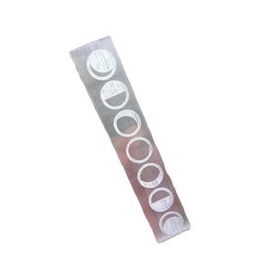 Bâton de sélénite en cristal naturel en gros pour l'artisanat de pierre semi-précieuse de guérison et de méditation d'énergie REIKI dans le style Feng Shui - Product Image 1