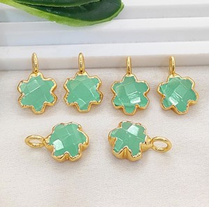 จี้ห้อยทำมือจากอัญมณีอะควาคาลเซโดนีขนาด 10 มม. รูปดอกไม้เคลือบด้วยไฟฟ้าสำหรับทำเครื่องประดับ - Product Image 1