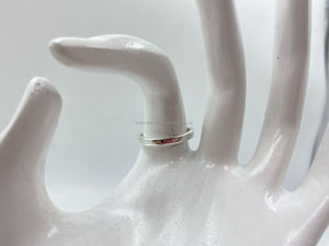 แหวนพลอยสีเงินสเตอร์ลิงประดับมุกแบบประณีตตามสั่งสำหรับการหมั้นและงานแต่งงานยินดีต้อนรับการสั่งซื้อจำนวนมาก - Product Image 2