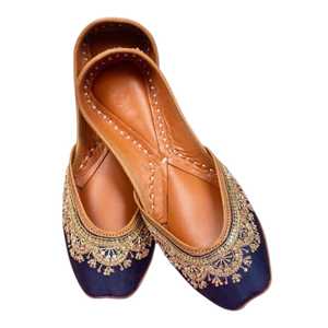 New Arrival Women Khussa Handmade Pumps Pakistani Traditional Flats Embroidered Comfortable Ladies Ethnic Shoes OEM ODM - Product Image 1