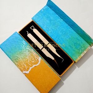 Pince à épiler de précision en acier inoxydable doré/noir, à pointe en fibre, à 90 degrés/lisse/dolphin, pour cils, avec découpes ours en peluche et lune - Product Image 3