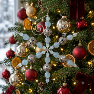 Ornement de Noël flocon de neige bleu perlé fait main, décoration suspendue pour sapin, décoration vintage pour la maison - Product Image 6