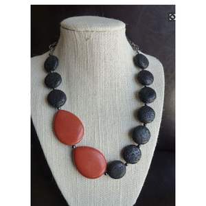 Collar de Resina de Diseño Artesanal, Joyería de Moda de Cristal Hecha a Mano de Primera Calidad, Colecciones de Accesorios RR ENTERPRISES India - Product Image 3