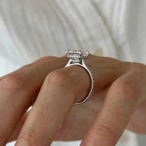 แหวนหมั้นเพชรทรงปรินเซสคัท 3 กะรัต ดีไซน์โดดเด่นทันสมัย เพชรเพาะเลี้ยง พร้อมวงแหวนรอบเพชรสองชั้น ทองคำขาว 14k/18k รับรองโดย IGI - Product Image 2