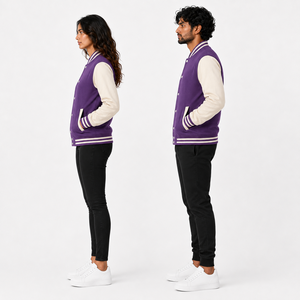 Chaqueta Varsity Personalizable Unisex Morada y Crema con Cierre de Broches, Mangas en Contraste, Ribete Acanalado y Bolsillos para Ropa Urbana - Product Image 4