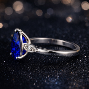 Anillo de Compromiso de Lujo con Diamante Corte Pera y Moissanita, Chapado en Oro de 14K - Product Image 3