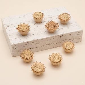 Elegante pomo de ratán con diseño floral para puertas y cómodas, pomos artesanales de excelente calidad. - Product Image 2