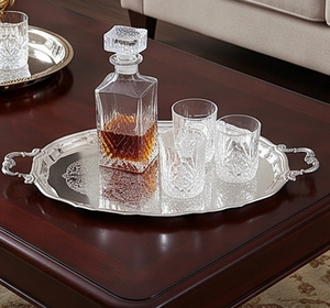 Plateau de service artisanal de style vintage en argent plaqué avec motif floral, finition métallique polie, pour événements résidentiels, mariages, hôtels - Product Image 4