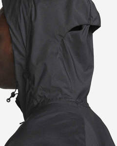Veste coupe-vent sportive légère de couleur noire unie avec fermeture éclair, style zippé, coupe régulière, avec capuche et poches zippées, imperméable - Product Image 2